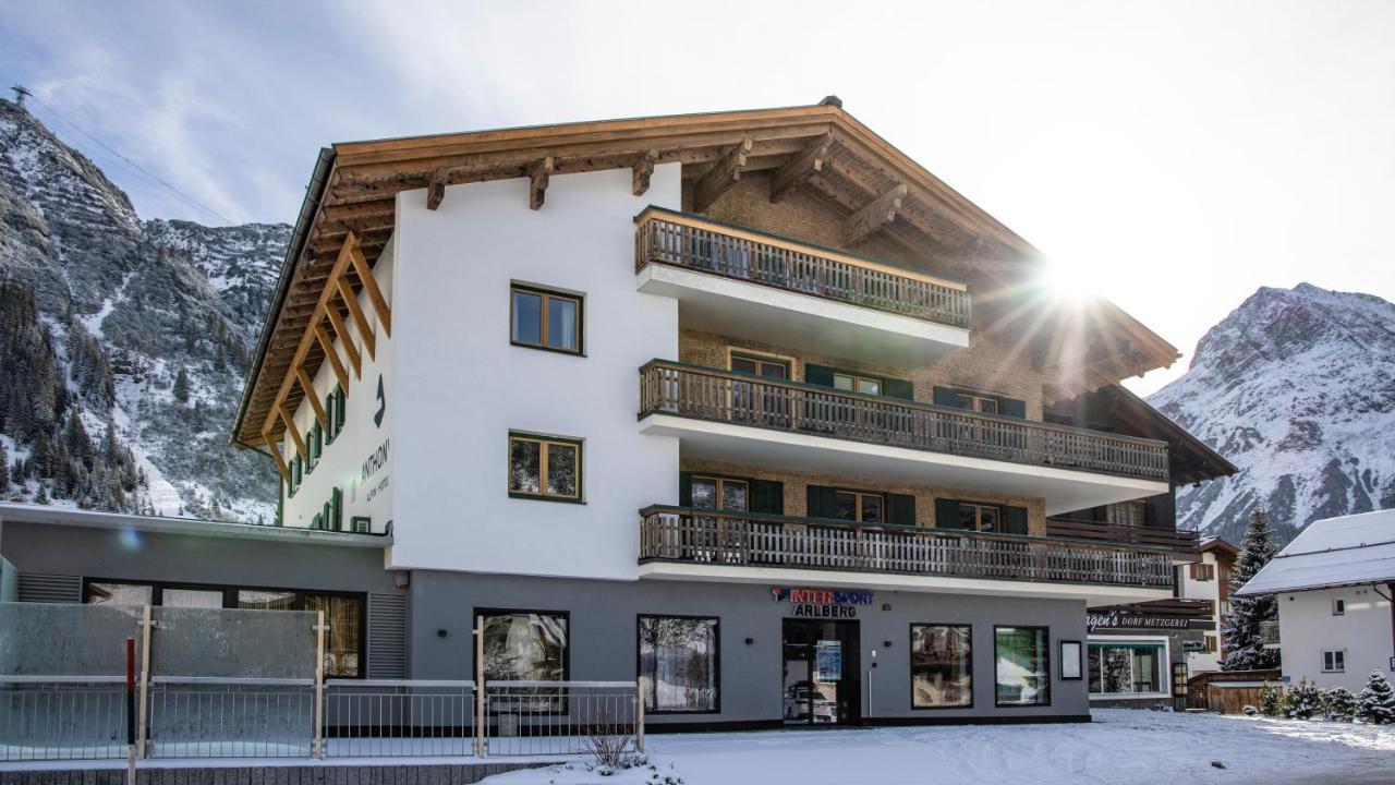 Anthony's Alpin 4*